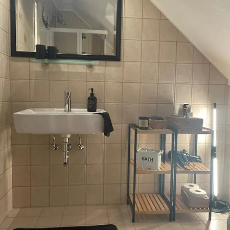 - Elias - Adults Only Daire *