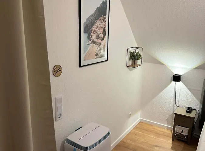 - Elias - Adults Only *